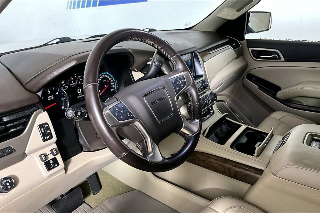 Used 2019 GMC Yukon XL Denali w/ Open Road Package RWD image 10