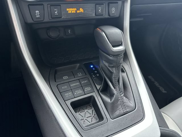 Used 2020 Toyota RAV4 XLE Premium AWD/4WD image 20