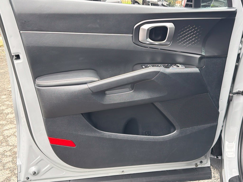 Used 2025 Kia Sorento S w/ Panoramic Sunroof Package FWD image 22