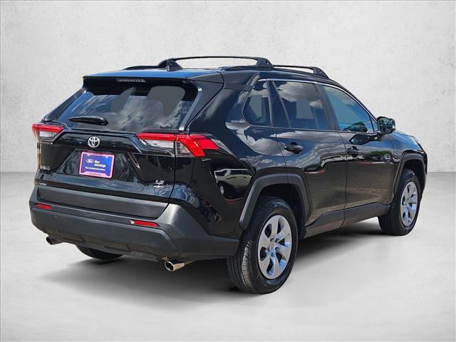 Used 2021 Toyota RAV4 LE AWD/4WD image 5