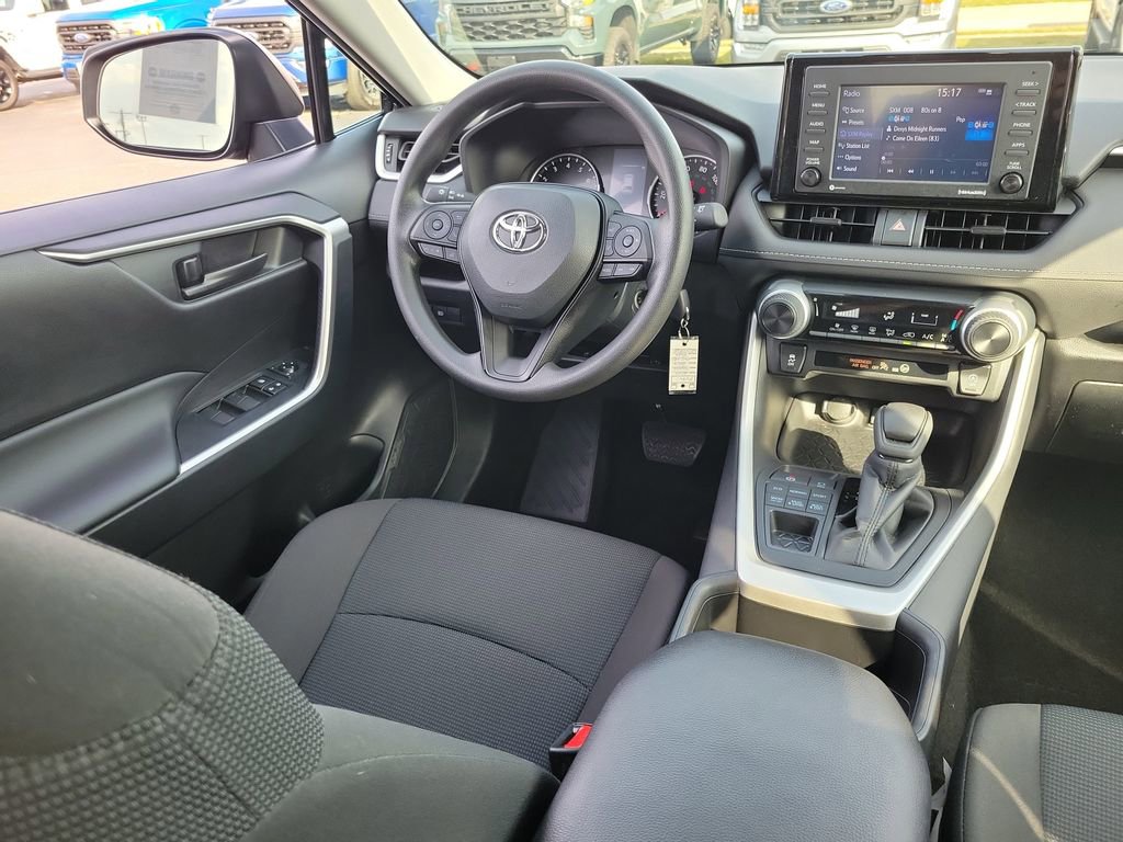 Used 2022 Toyota RAV4 LE image 13