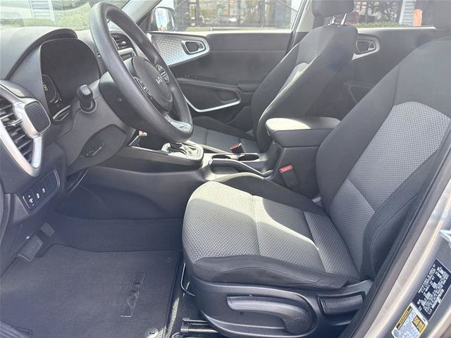 Used 2024 Kia Soul LX w/ Option Group 015 FWD image 4