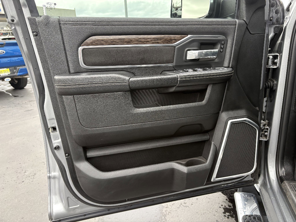 Used 2020 RAM 3500 Laramie AWD/4WD image 14