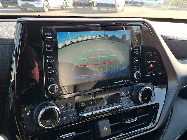 Used 2022 Toyota Highlander XLE AWD/4WD image 18