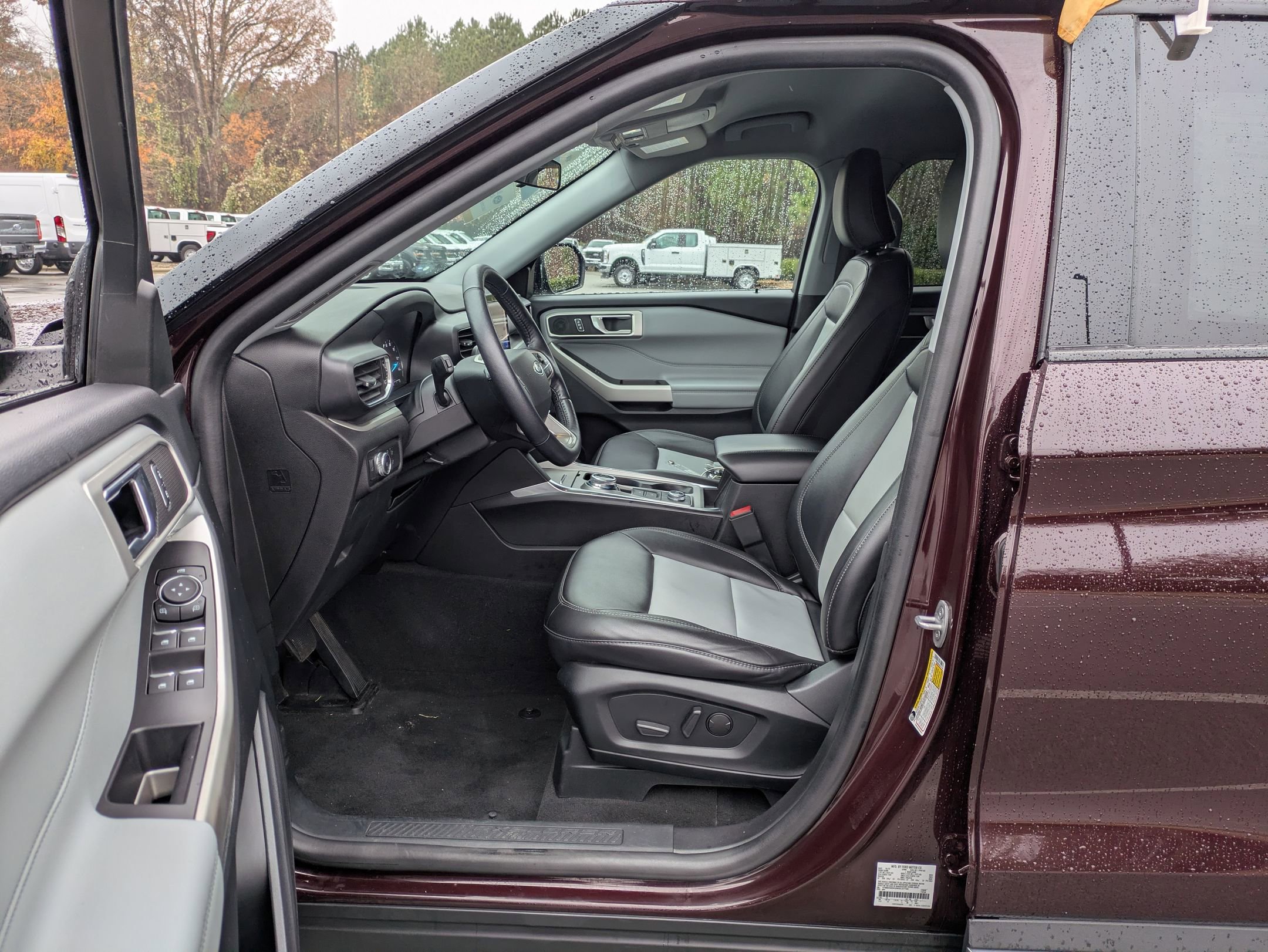 Certified 2022 Ford Explorer XLT w/ Equipment Group 202A image 12