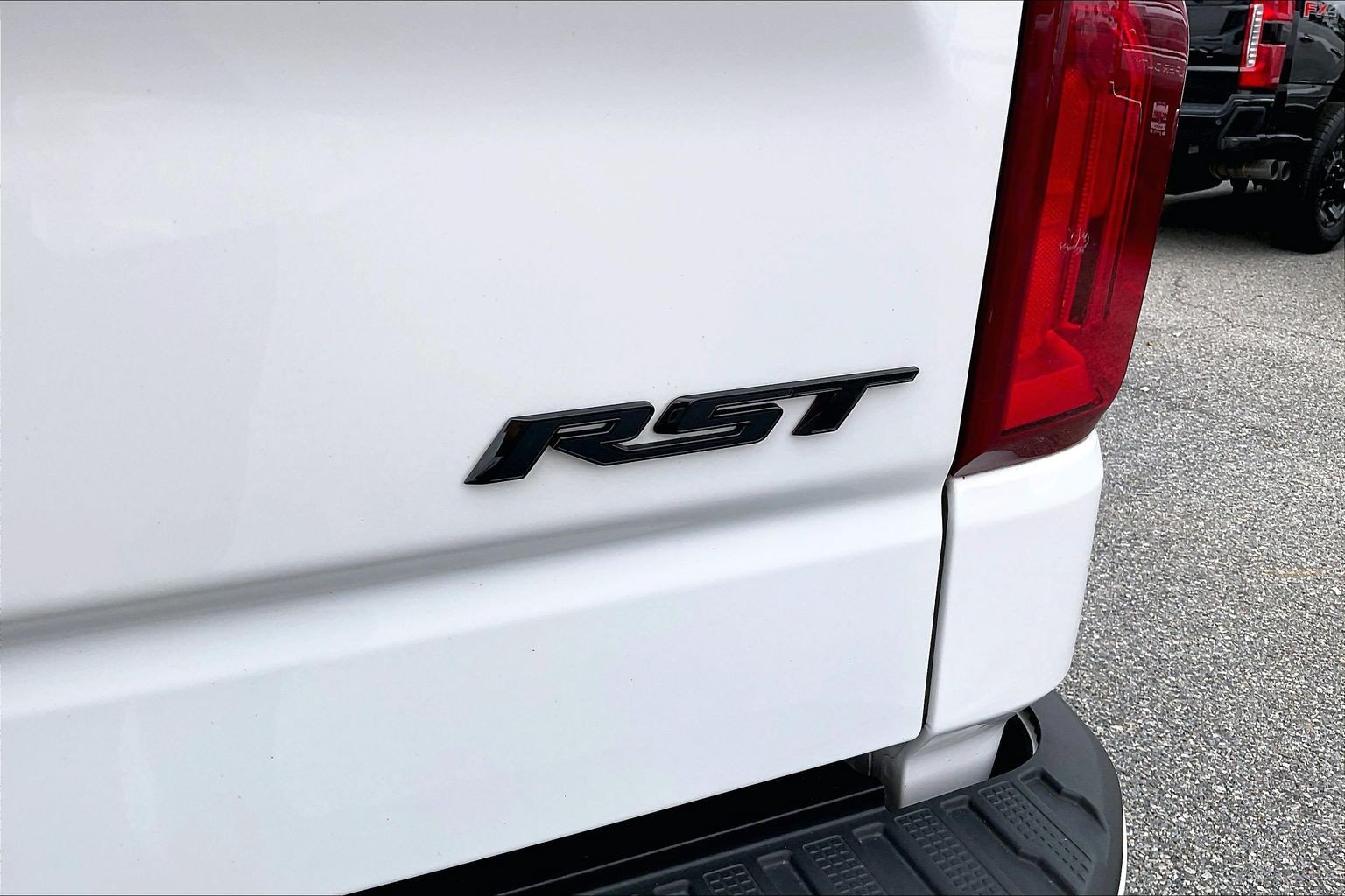 Used 2024 Chevrolet Silverado 1500 RST w/ Z71 Off-Road Package AWD/4WD image 8