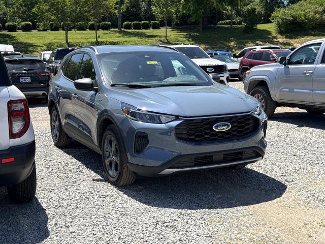 Certified 2026 Ford Escape ST-Line w/ Tech Pack #1 FWD image 3