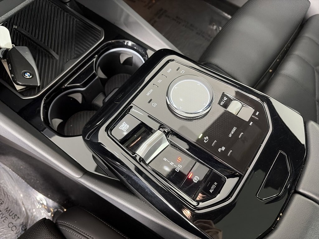 Used 2024 BMW 530i xDrive image 21