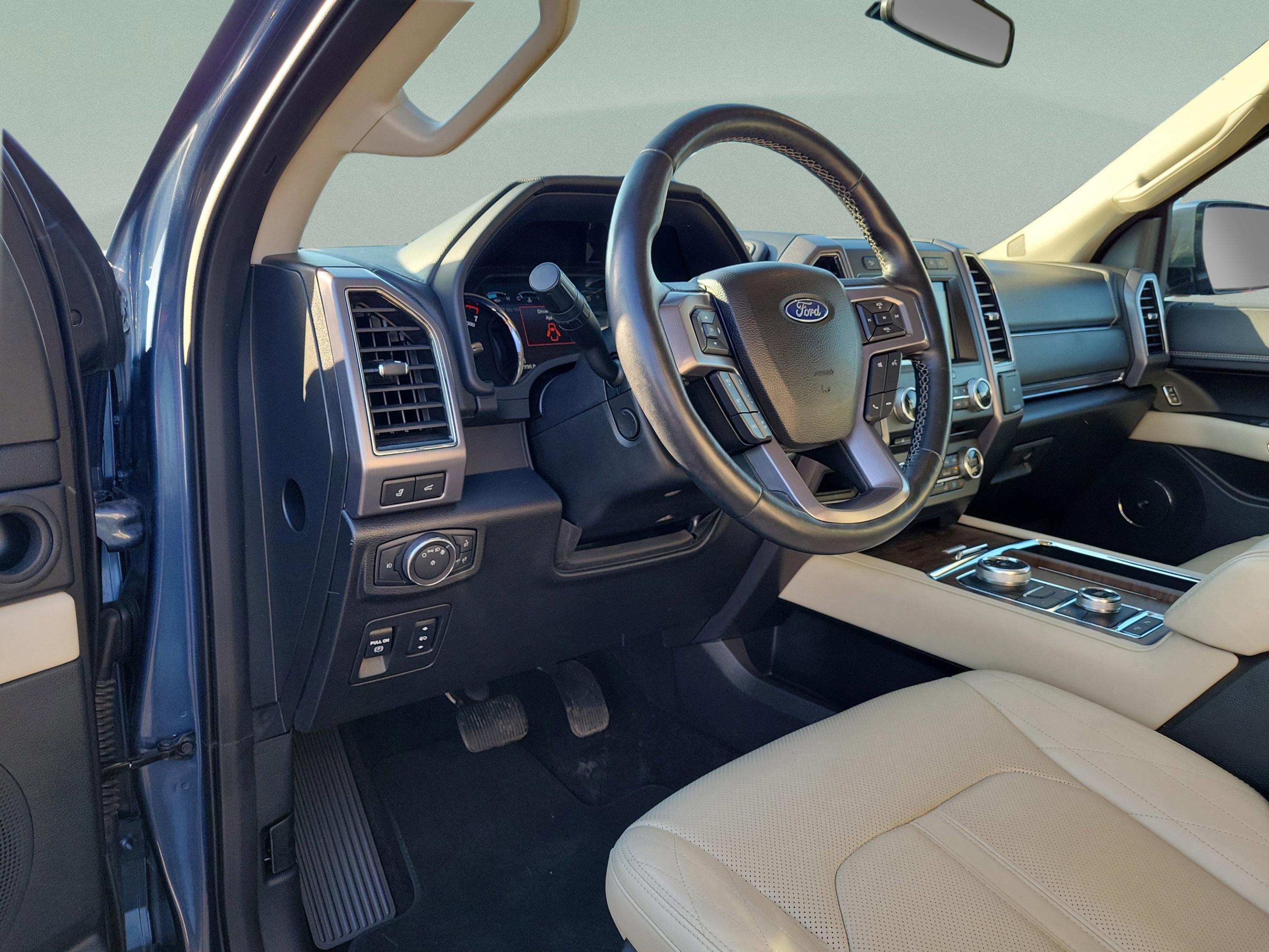 Certified 2018 Ford Expedition Platinum AWD/4WD image 19