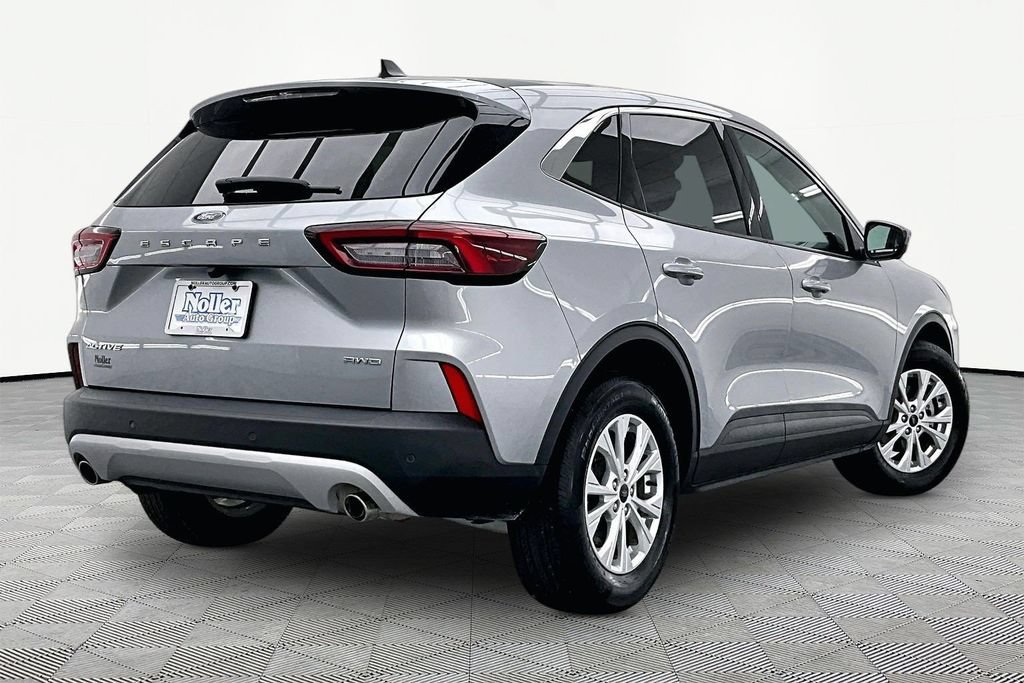Certified 2023 Ford Escape Active w/ Tech Pack #2 AWD/4WD image 2