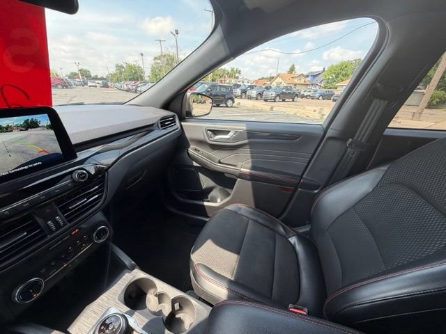 Certified 2025 Ford Escape ST-Line AWD/4WD image 33