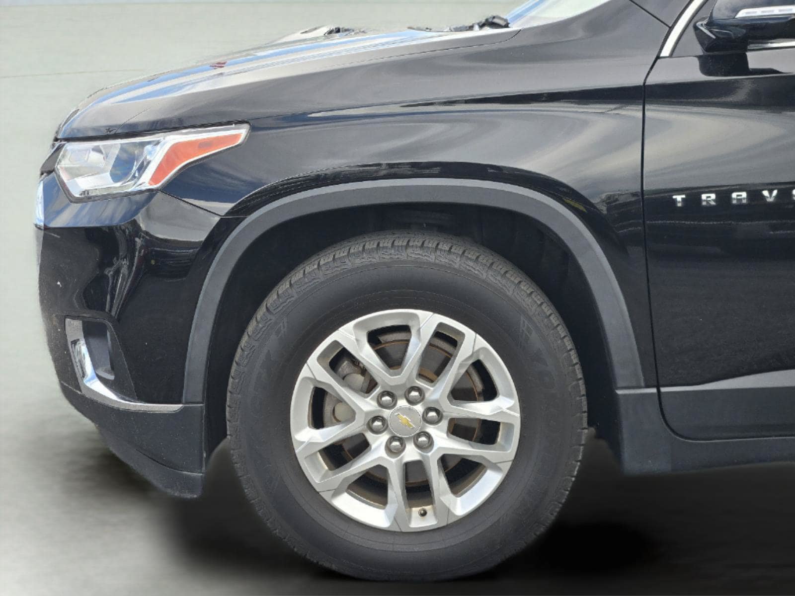 Used 2019 Chevrolet Traverse LT FWD image 9