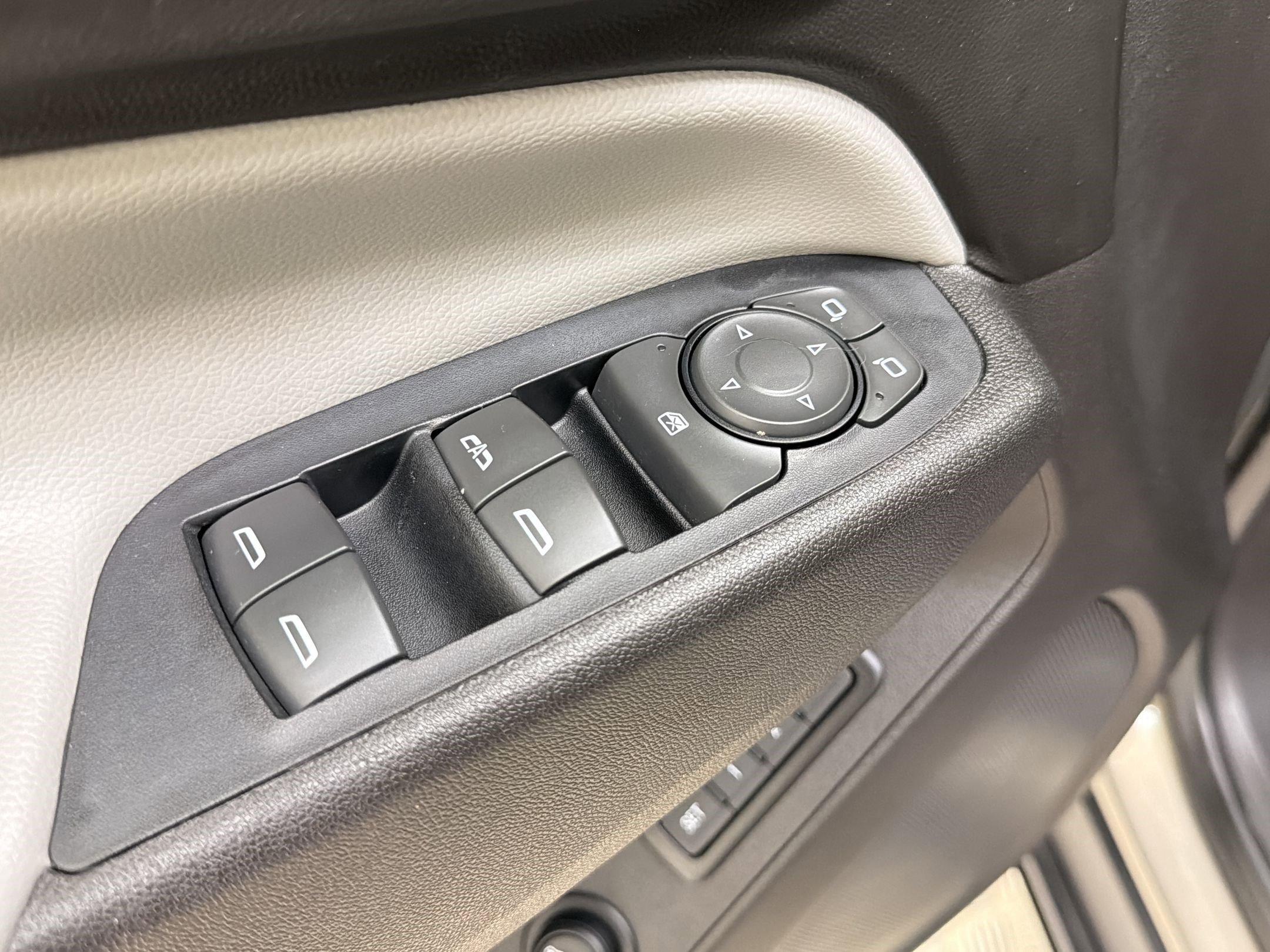 Used 2018 Chevrolet Equinox Premier AWD/4WD image 20