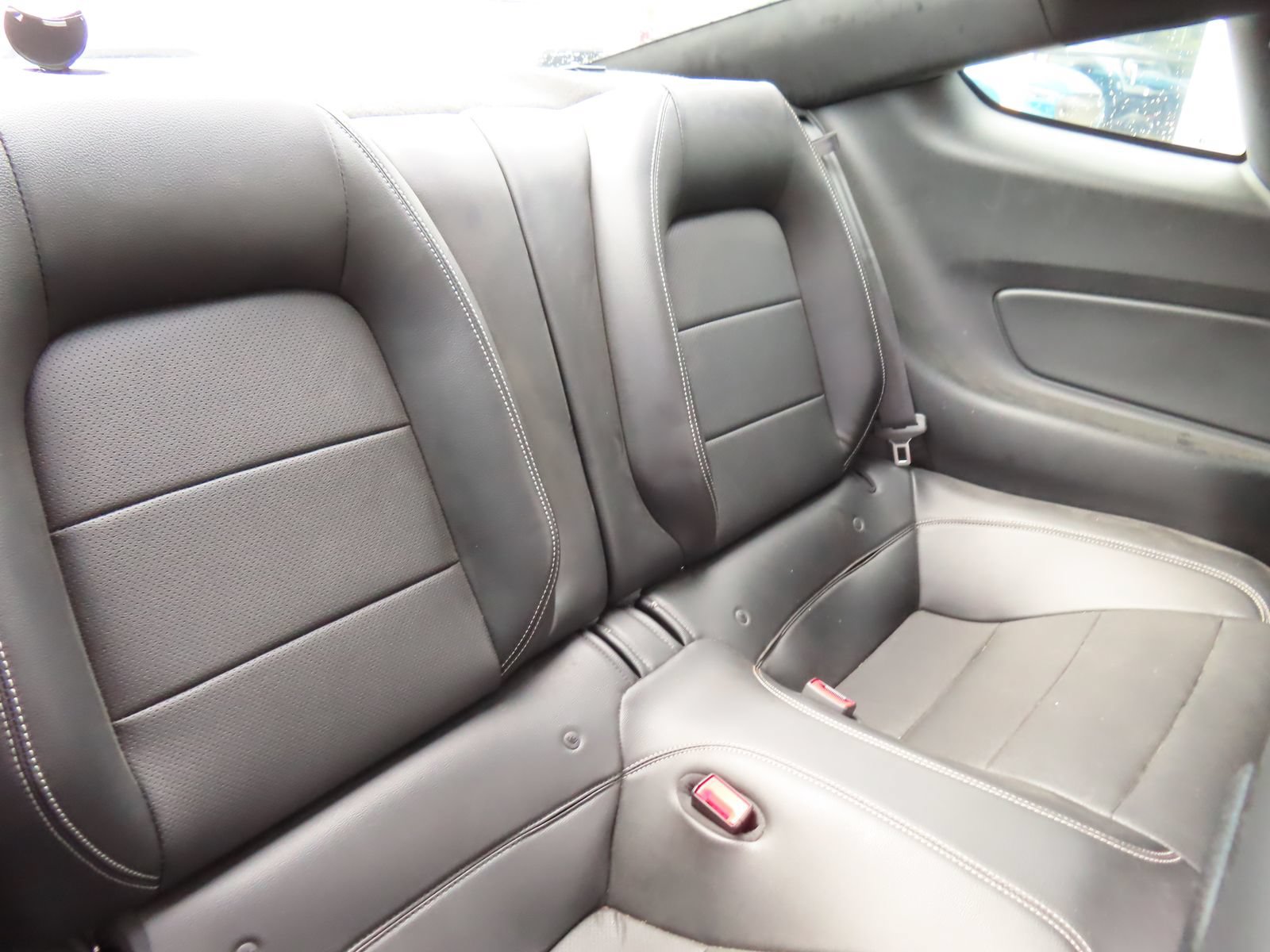 Certified 2018 Ford Mustang Premium RWD image 30