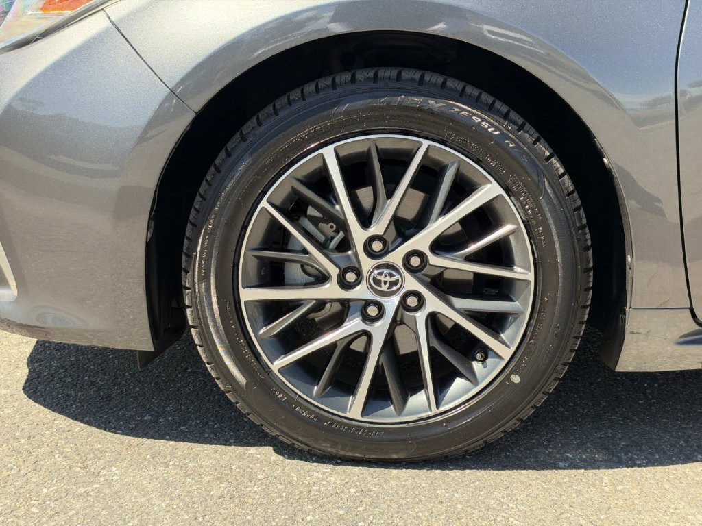 Used 2018 Toyota Avalon XLE Premium w/ Carpet Mat Package FWD image 28