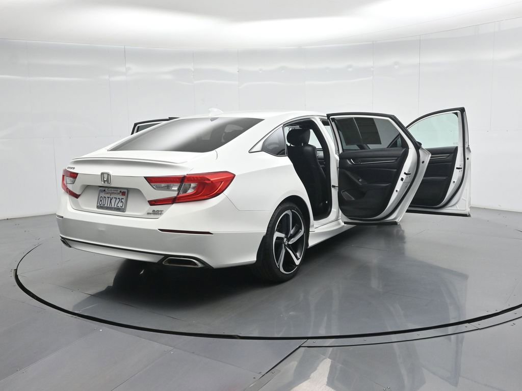 Used 2018 Honda Accord Sport image 4