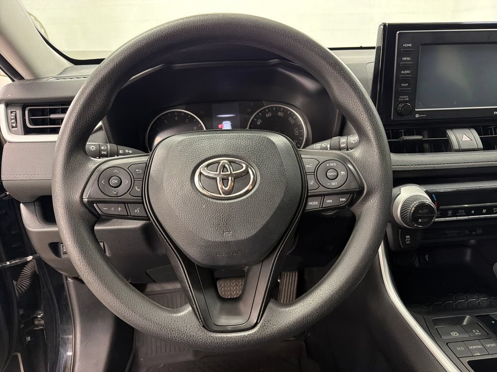 Used 2020 Toyota RAV4 XLE FWD image 18