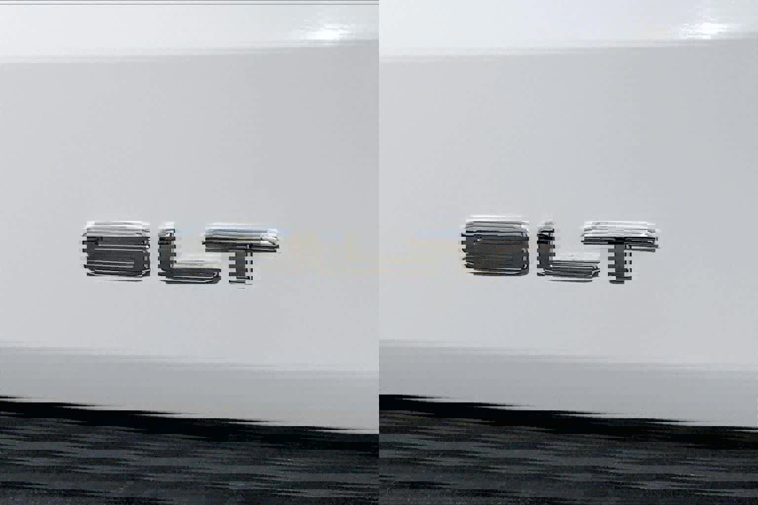 Used 2021 GMC Yukon XL SLT w/ SLT Premium Package image 11