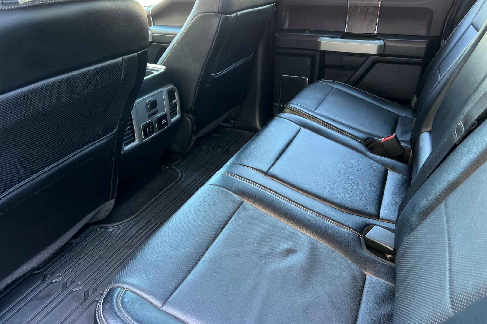 Certified 2018 Ford F350 Lariat w/ Lariat Ultimate Package AWD/4WD image 6