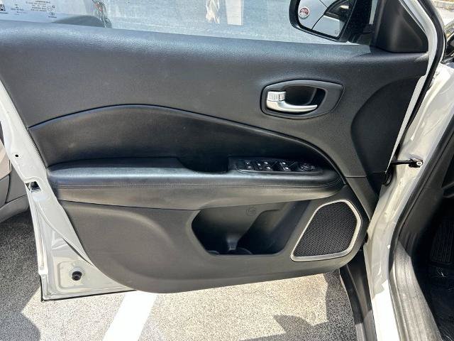 Used 2020 Jeep Compass Latitude FWD image 16