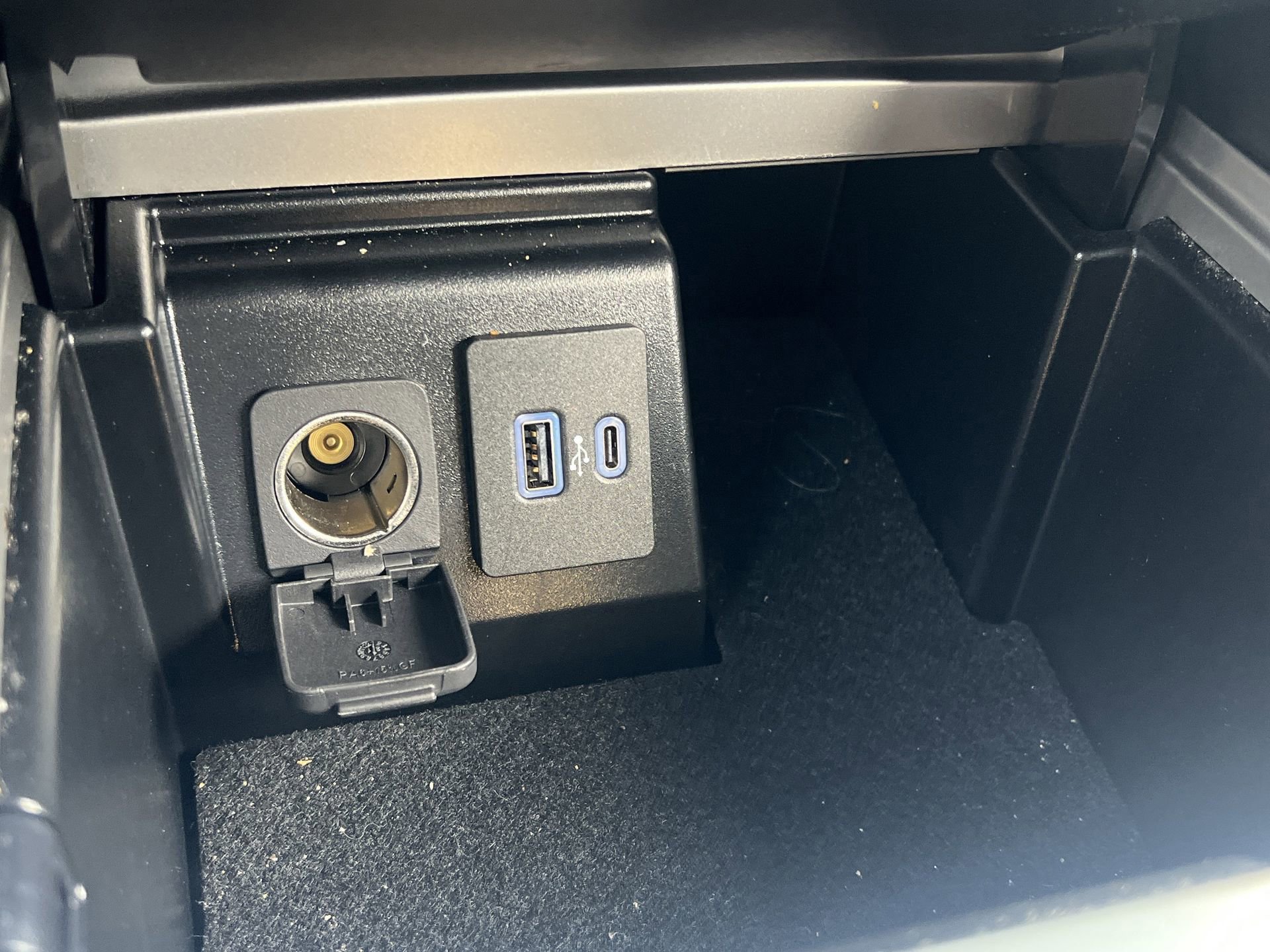 Certified 2022 Ford Explorer XLT w/ Equipment Group 202A image 14