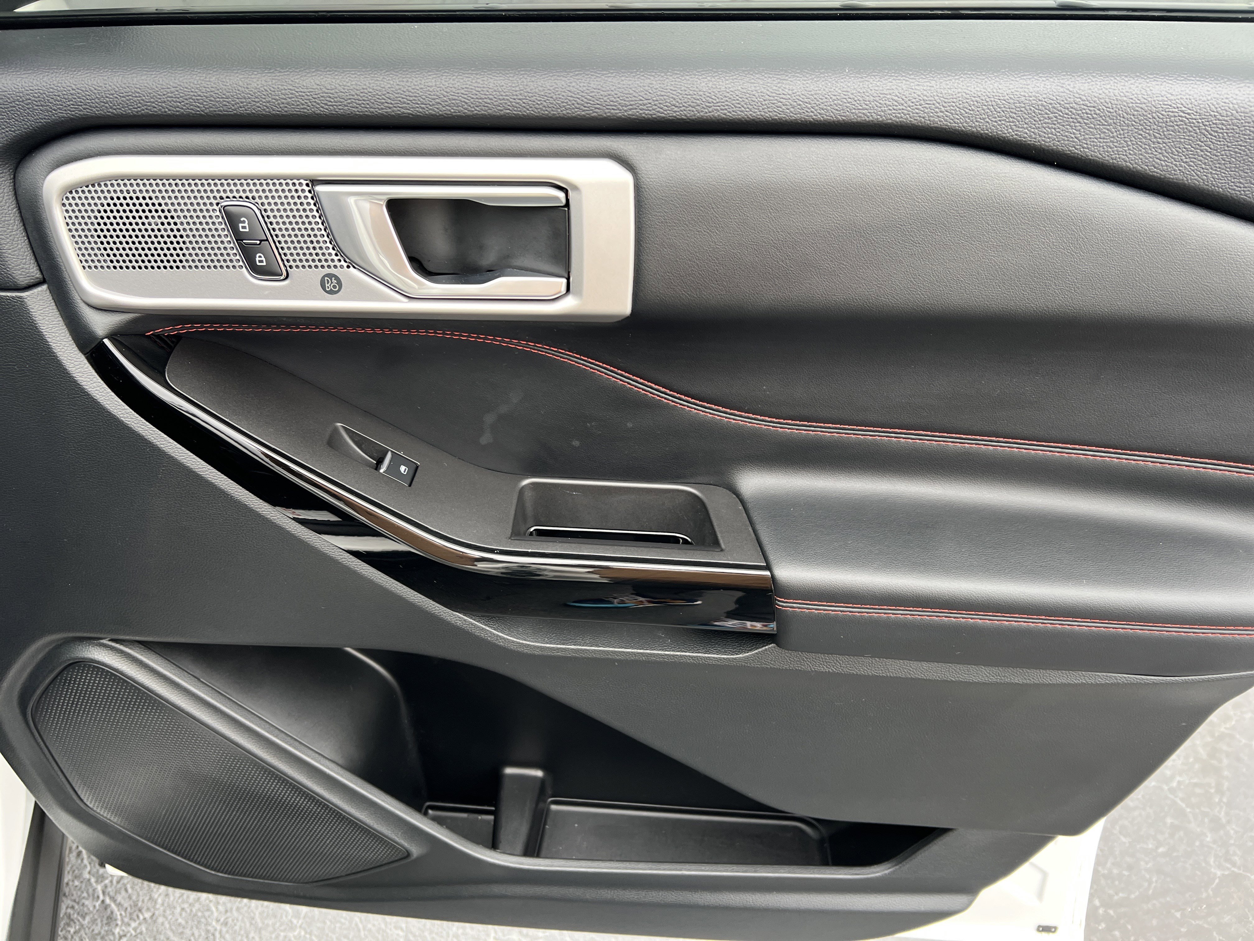 Certified 2023 Ford Explorer ST-Line w/ Class IV Trailer Tow Package image 16