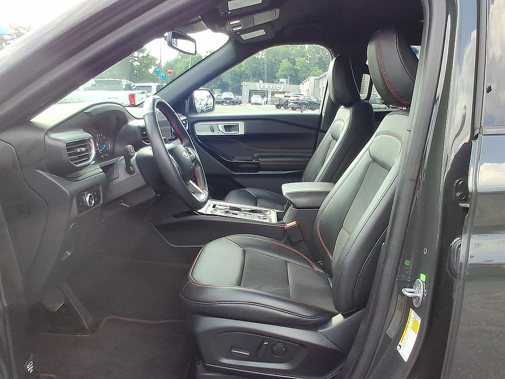 Certified 2024 Ford Explorer ST-Line w/ Class IV Trailer Tow Package AWD/4WD image 17