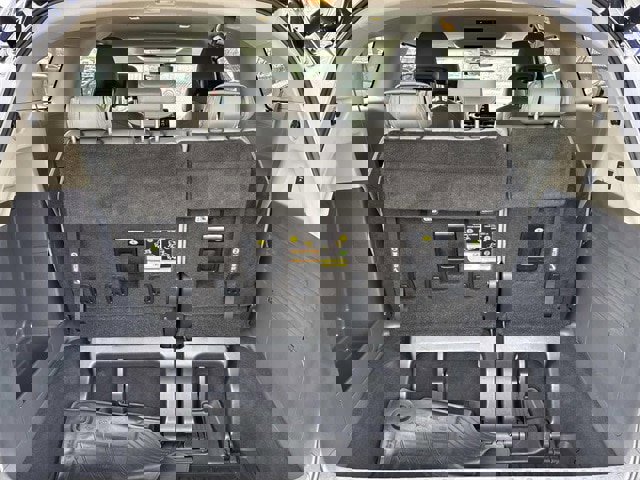 Used 2022 Toyota Sienna Limited image 13