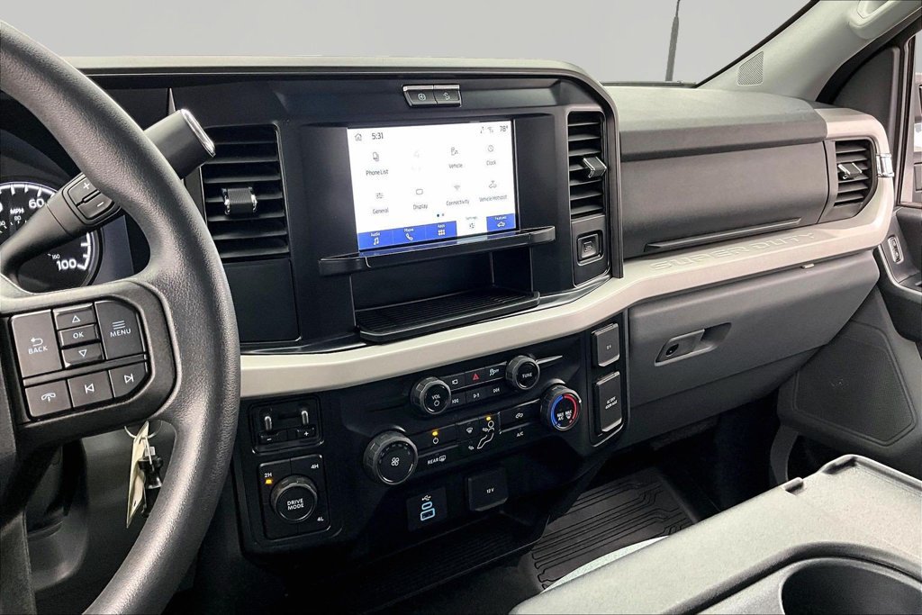Certified 2025 Ford F350 XLT w/ 360-Degree Camera Package AWD/4WD image 6