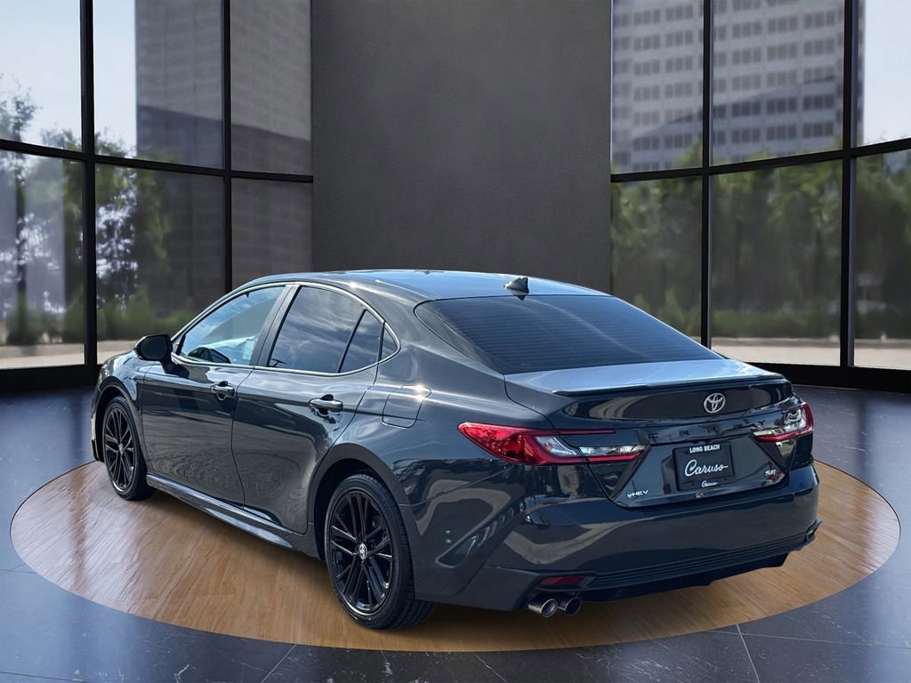 Used 2025 Toyota Camry SE w/ Convenience Package image 4