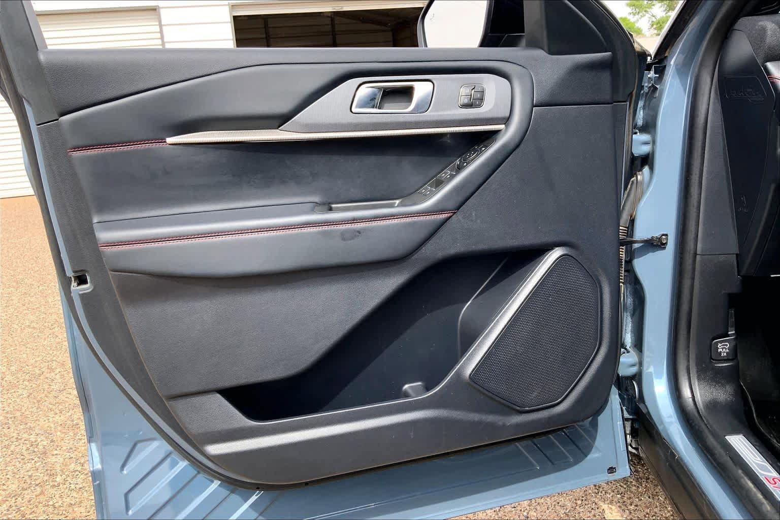 Certified 2025 Ford Explorer ST-Line w/ Premium Package RWD image 22