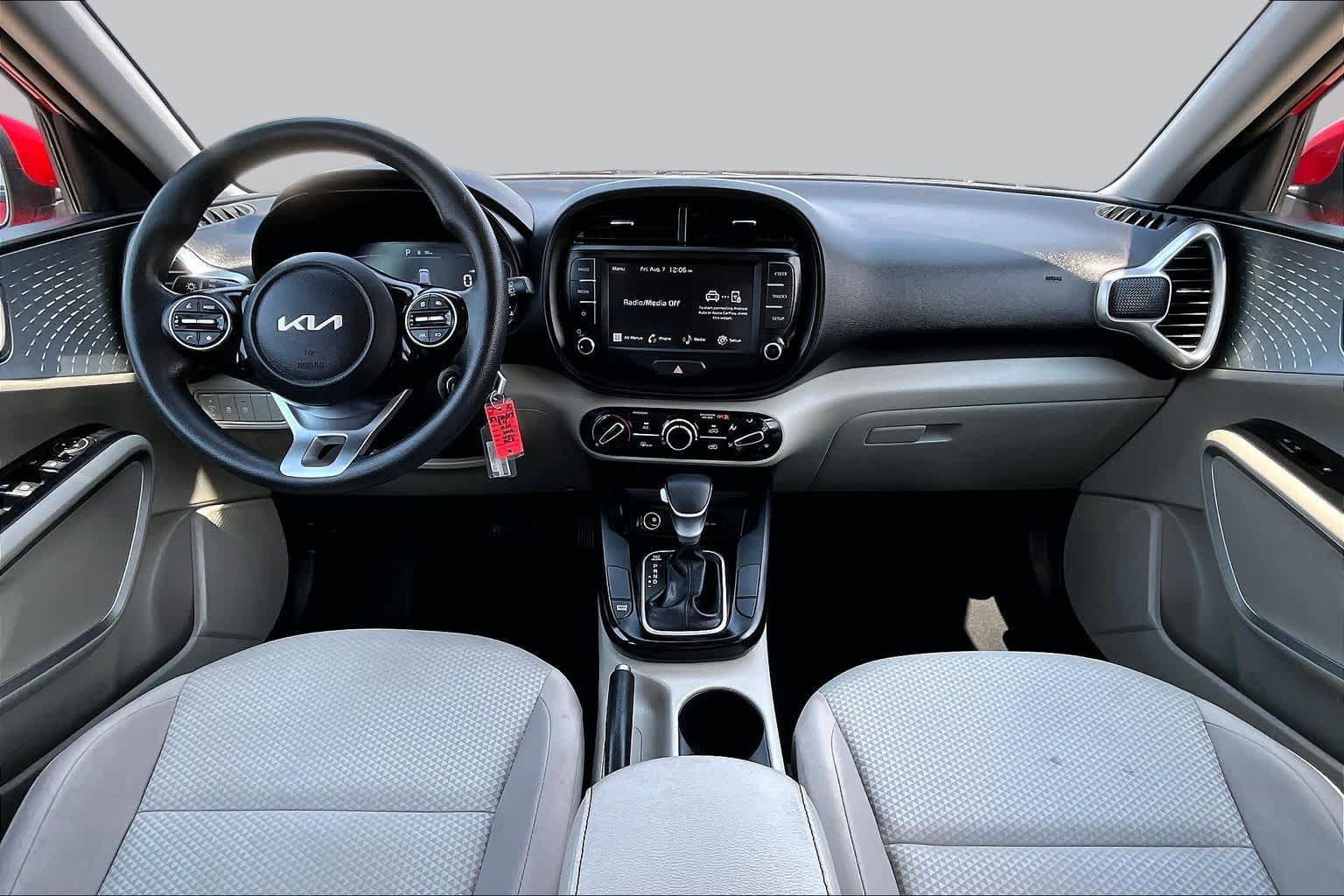 Used 2024 Kia Soul LX w/ Option Group 015 FWD image 15