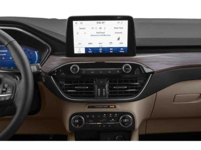 Certified 2022 Ford Escape Titanium AWD/4WD image 10