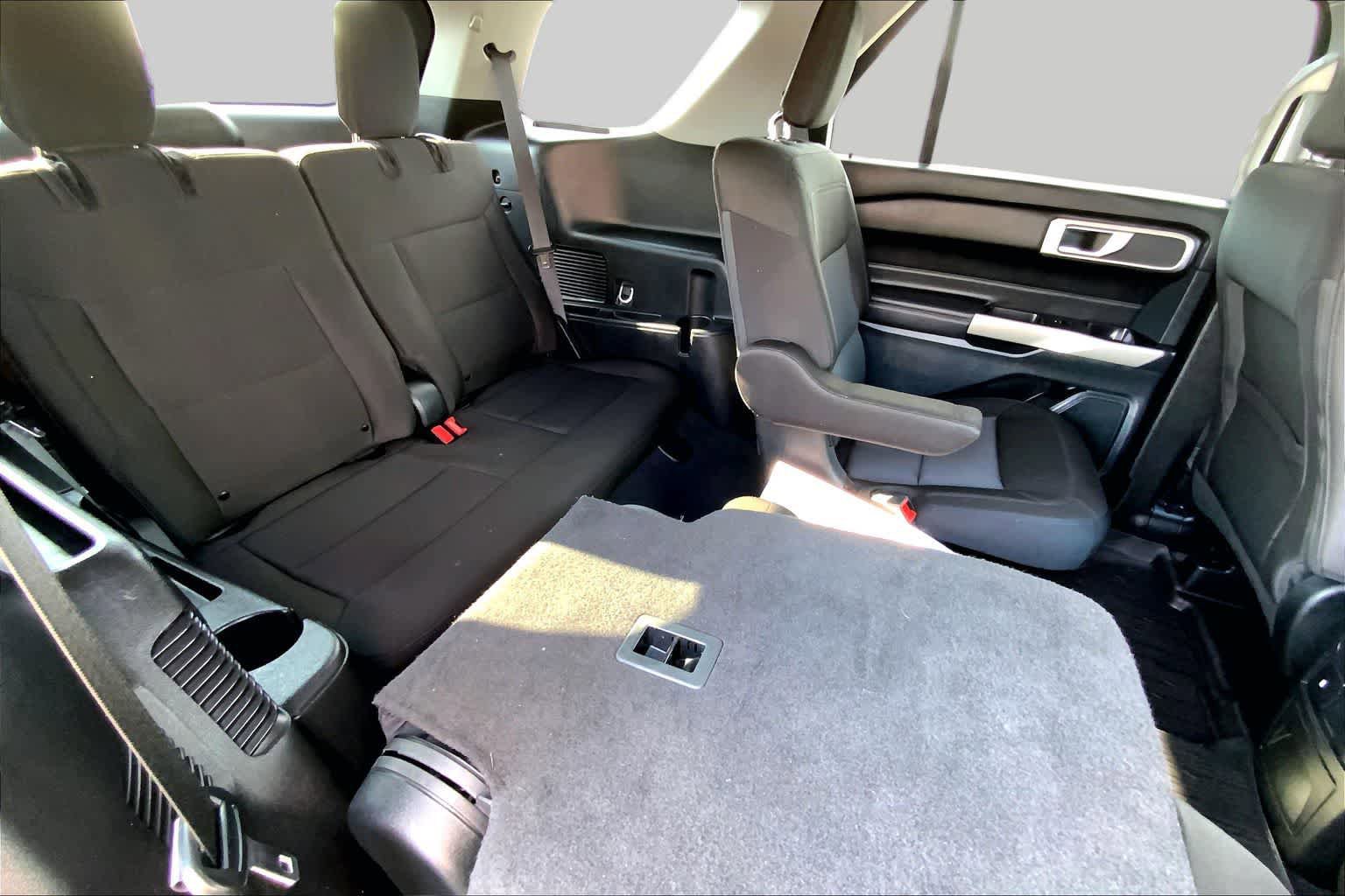 Certified 2023 Ford Explorer XLT RWD image 18