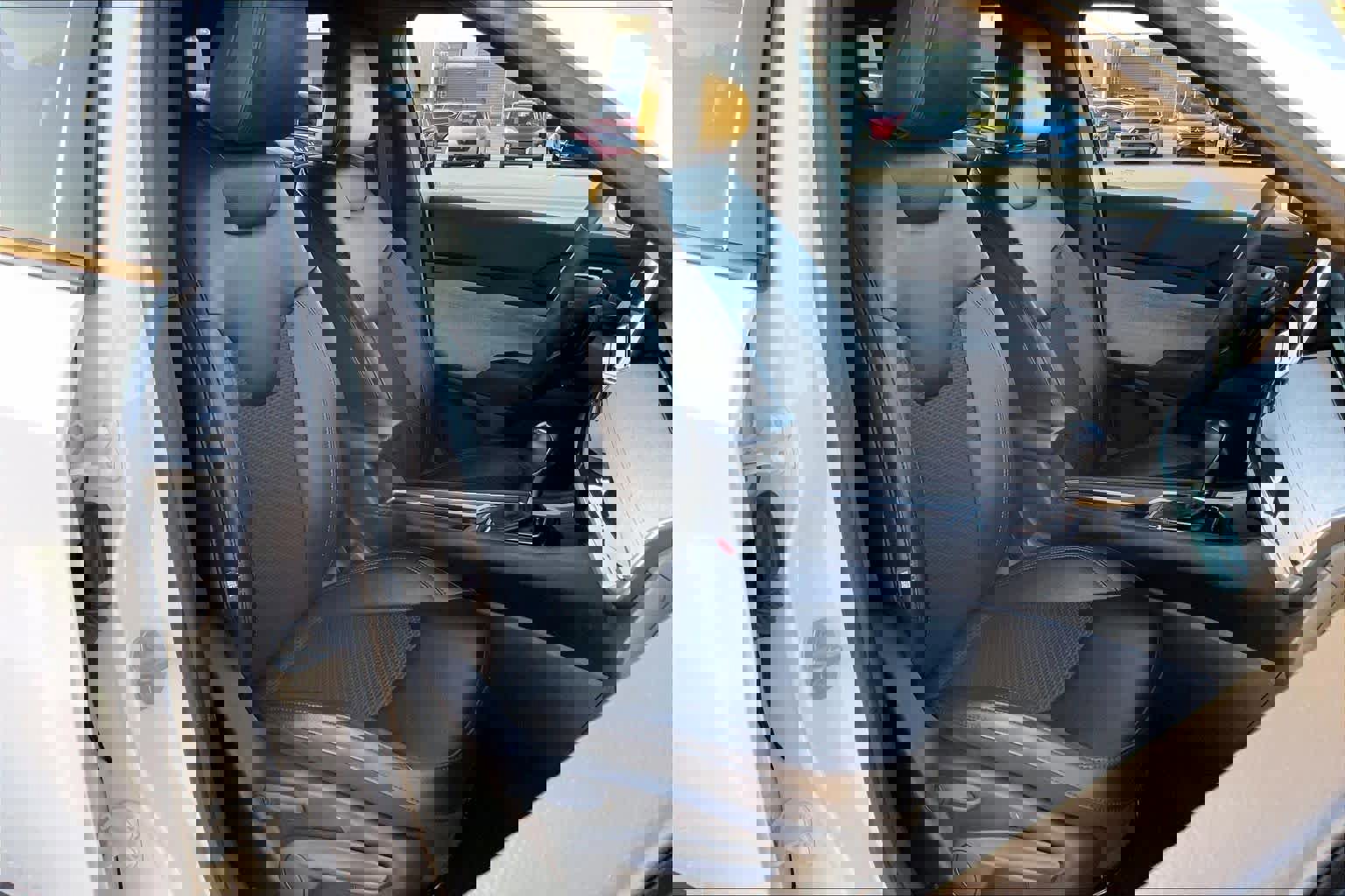 Used 2024 Jeep Compass Latitude image 11