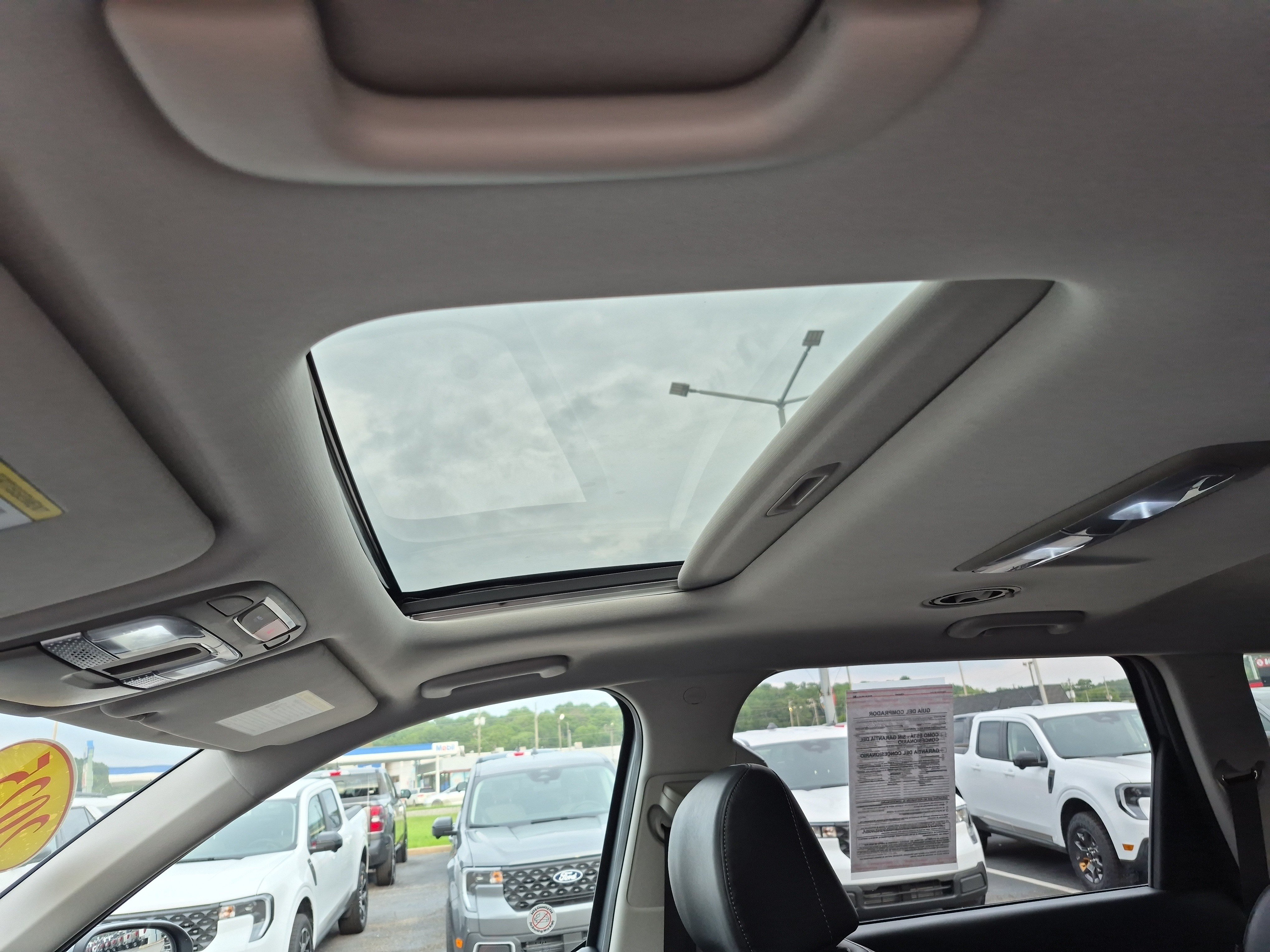 Used 2025 Kia Telluride S FWD image 8