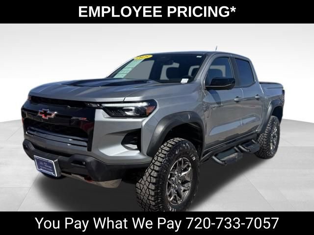 Used 2025 Chevrolet Colorado ZR2 w/ Technology Package AWD/4WD image 1