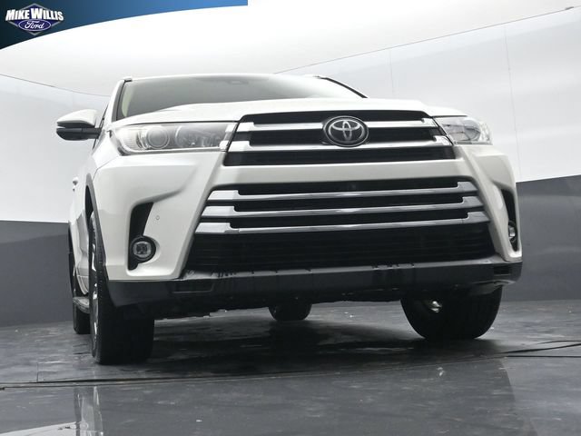 Used 2019 Toyota Highlander Limited Platinum FWD image 18