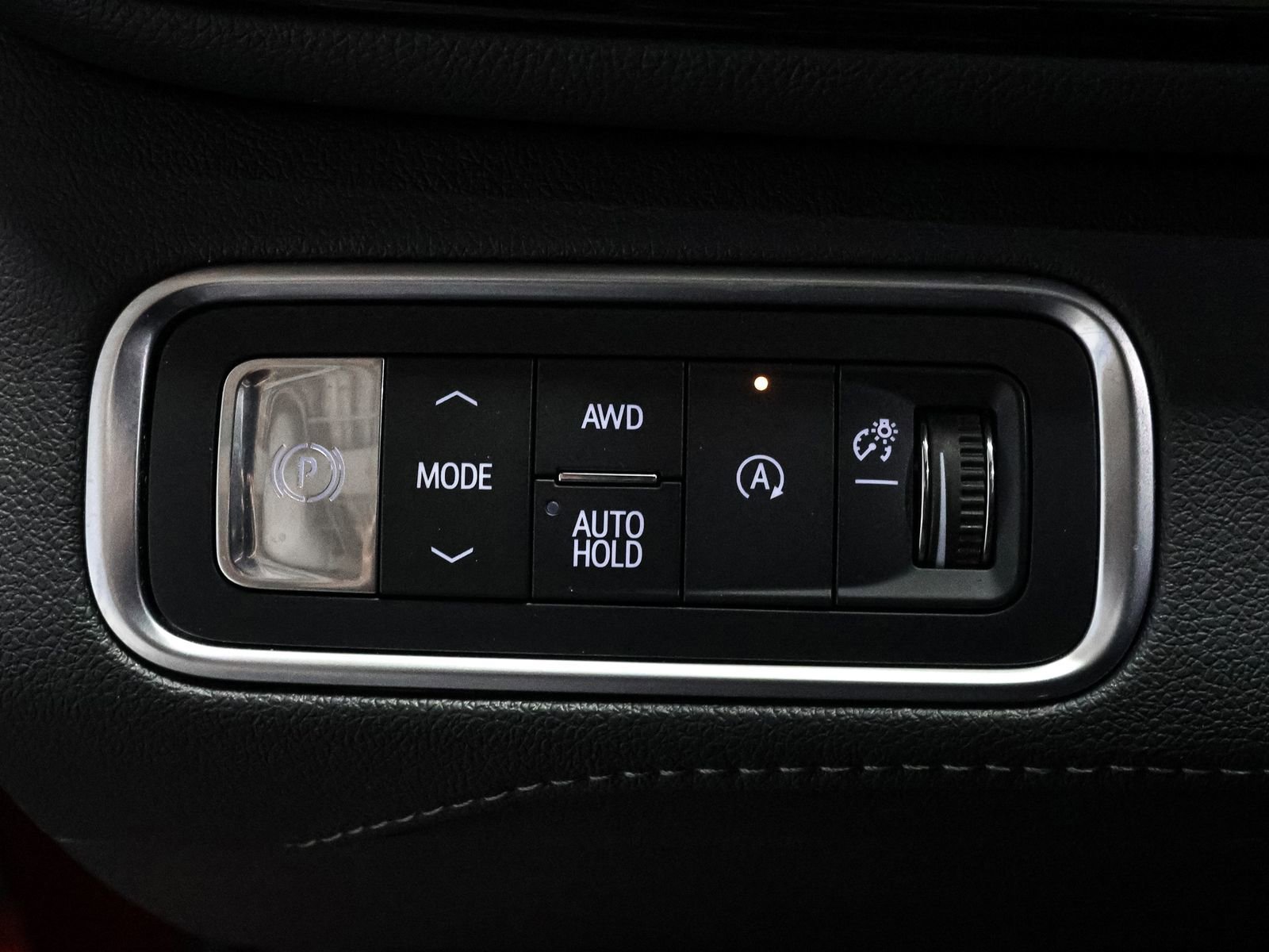 Used 2025 Buick Enclave Avenir w/ Trailering Package, 5000 lbs. AWD/4WD image 32