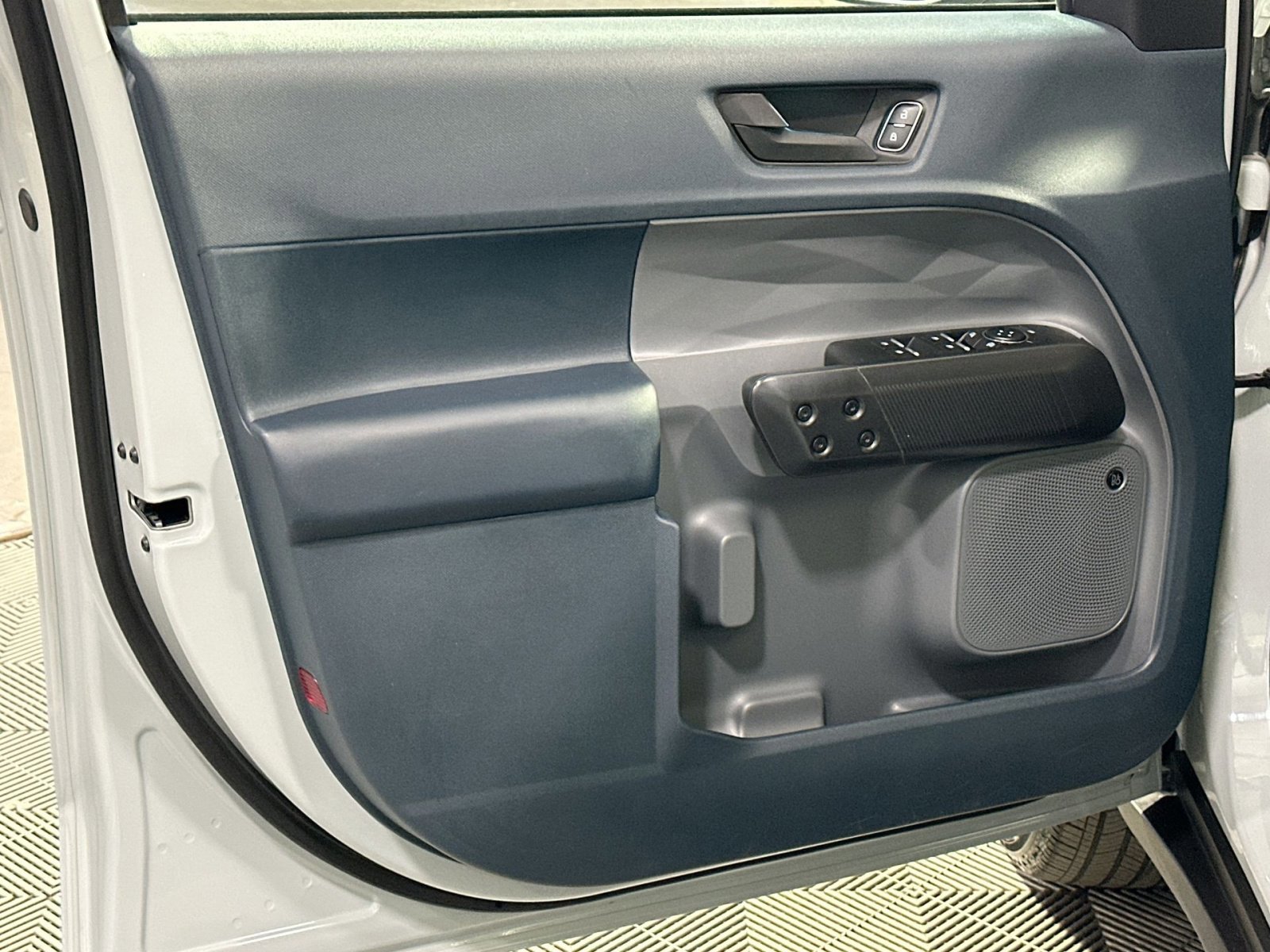 Certified 2024 Ford Maverick Tremor w/ Tremor Off-Road Package AWD/4WD image 15