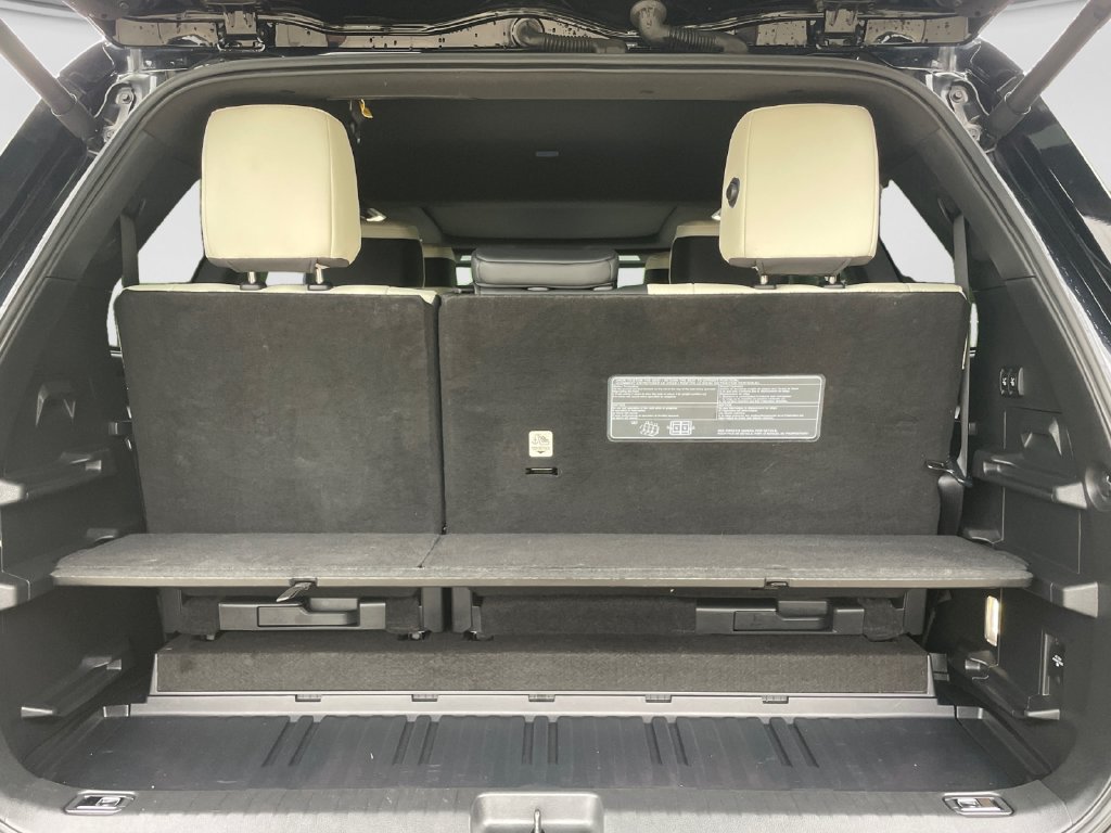 Used 2023 Toyota Sequoia Capstone AWD/4WD image 16