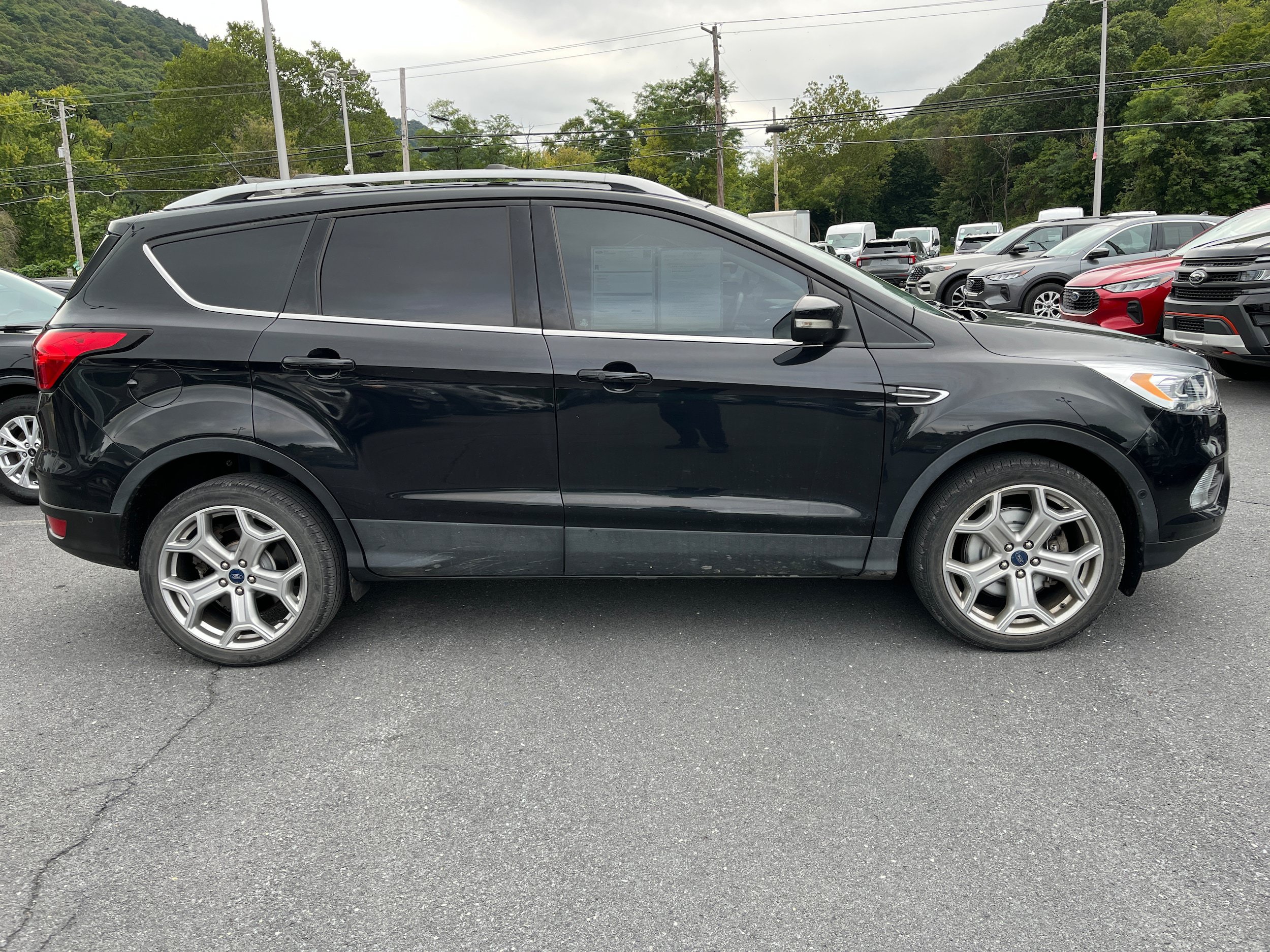 Certified 2019 Ford Escape Titanium AWD/4WD image 5