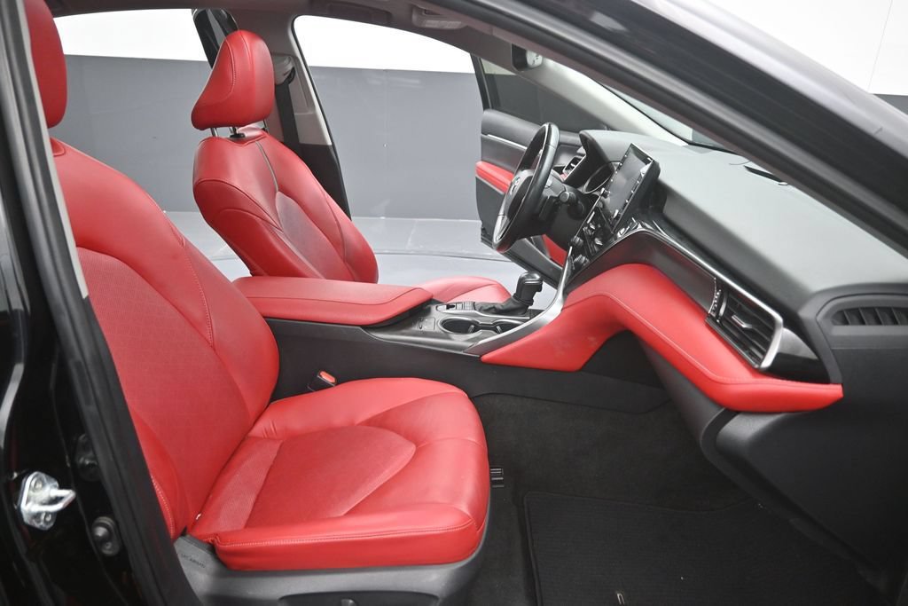 Used 2022 Toyota Camry XSE FWD image 14