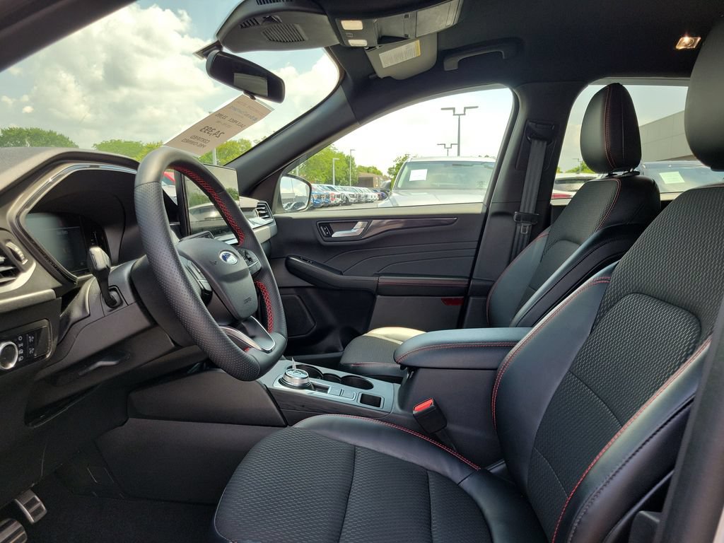 Certified 2023 Ford Escape ST-Line w/ Tech Pack #1 FWD image 18
