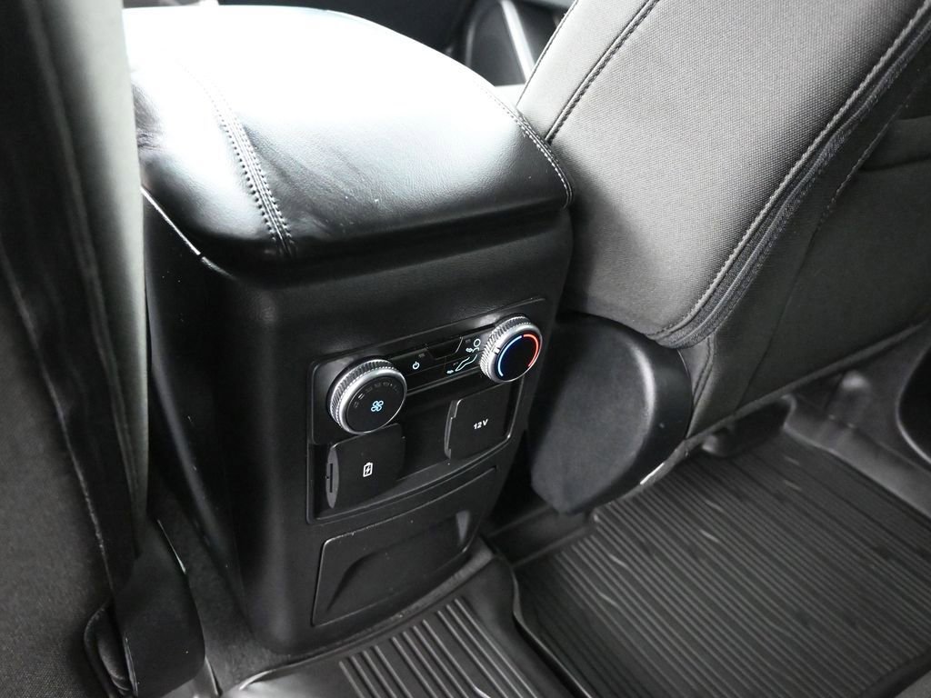 Certified 2022 Ford Explorer XLT image 16