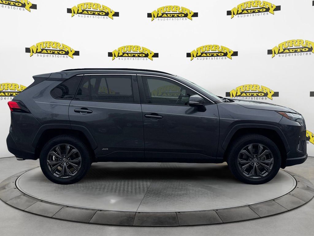 Used 2022 Toyota RAV4 XLE Premium AWD/4WD image 7