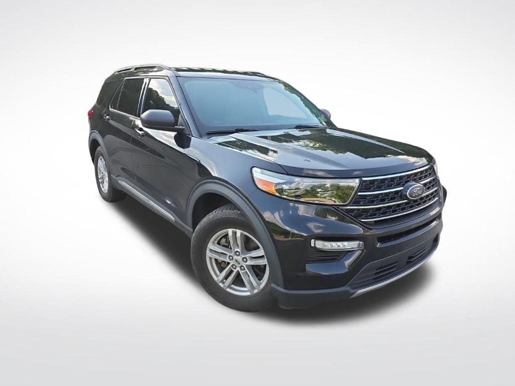 Certified 2021 Ford Explorer XLT w/ Equipment Group 202A AWD/4WD image 3
