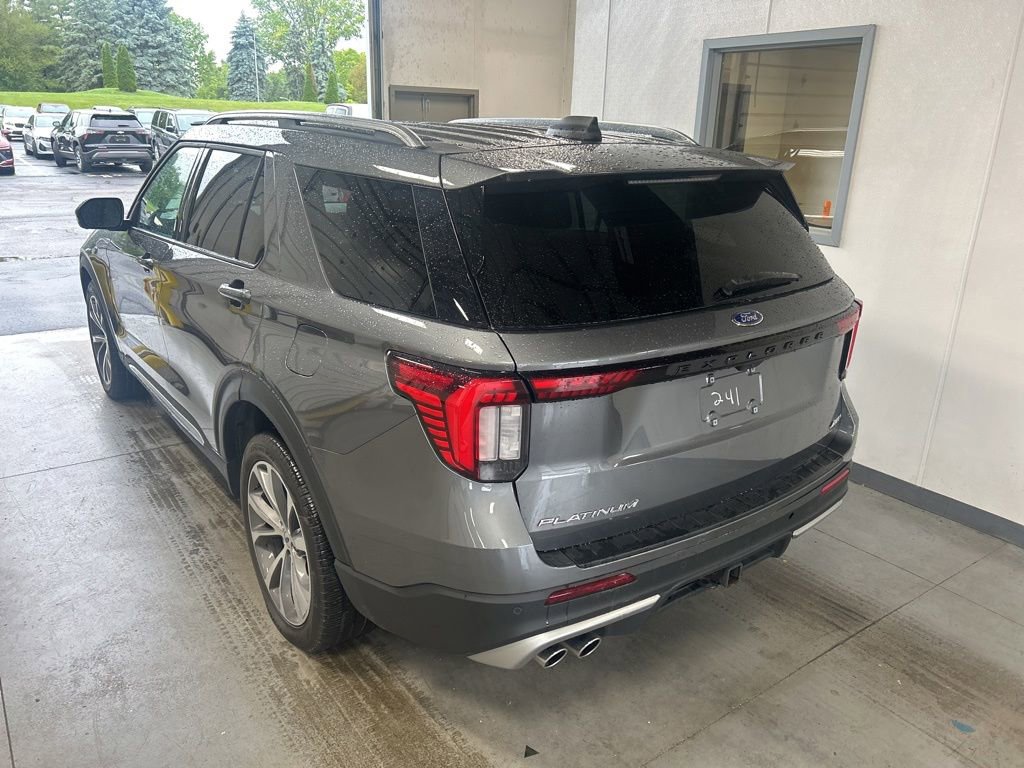 Certified 2025 Ford Explorer Platinum w/ Ultimate Package AWD/4WD image 6