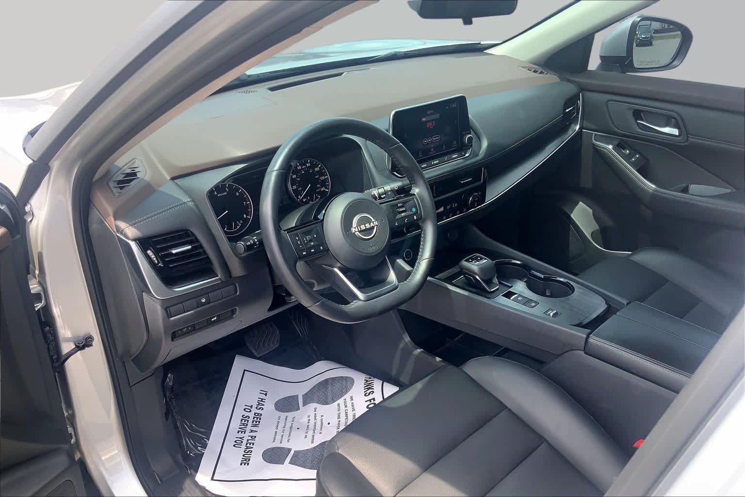Used 2023 Nissan Rogue SV w/ SV Premium Package FWD image 18