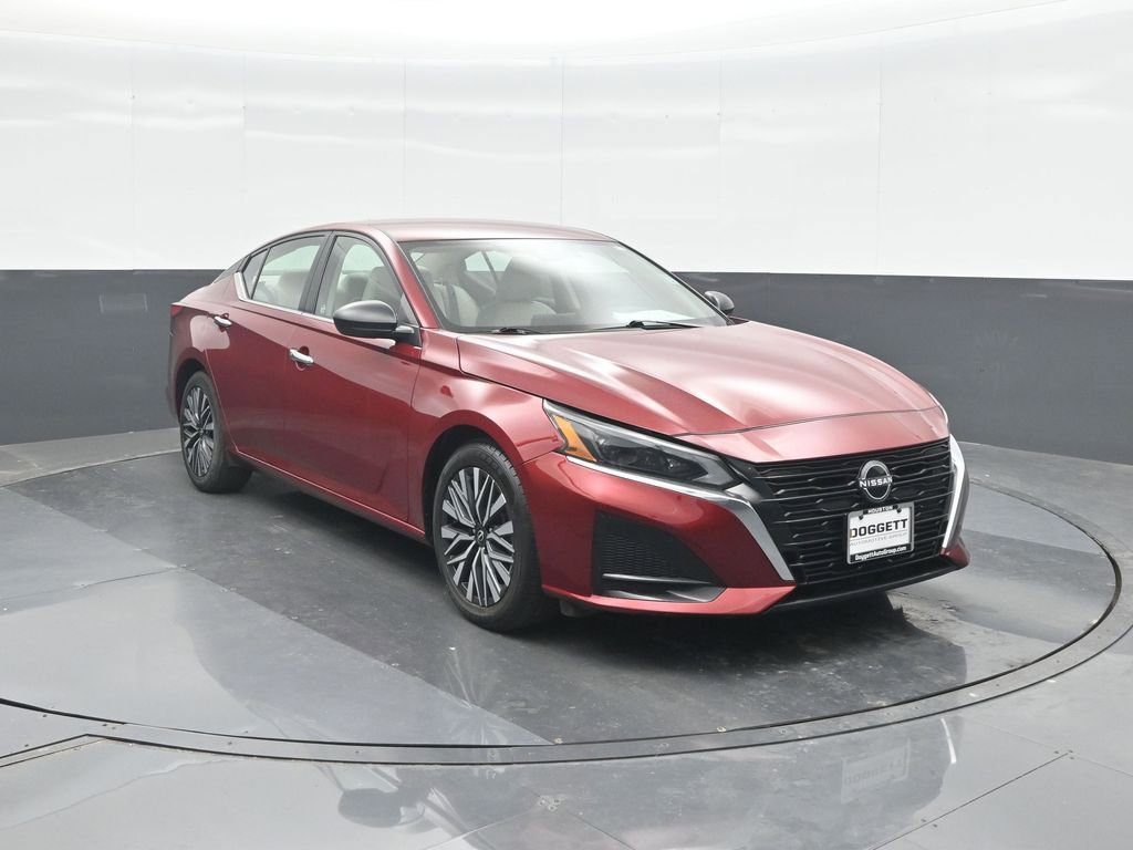 Used 2025 Nissan Altima 2.5 SV FWD image 8